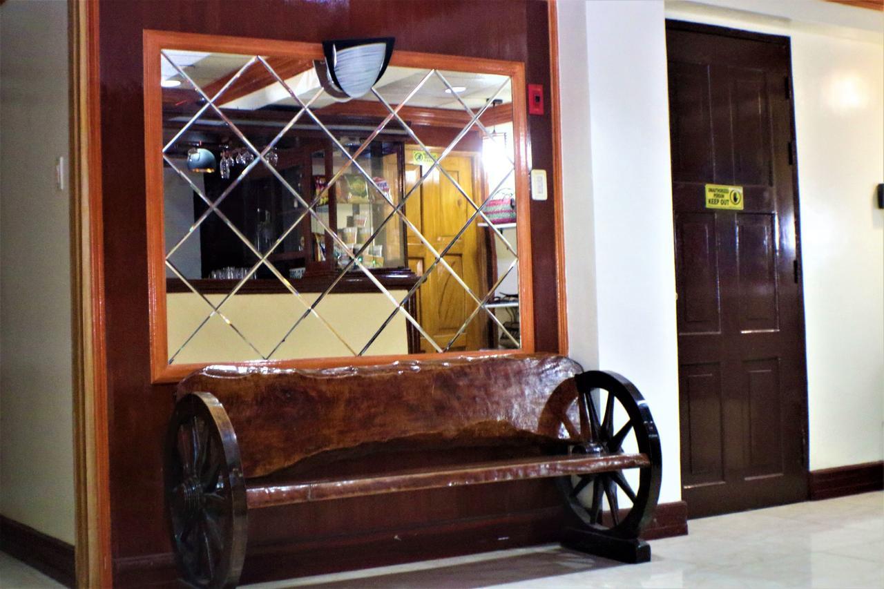 Zen Rooms Vest Grand Suites Bohol Tagbilaran Extérieur photo